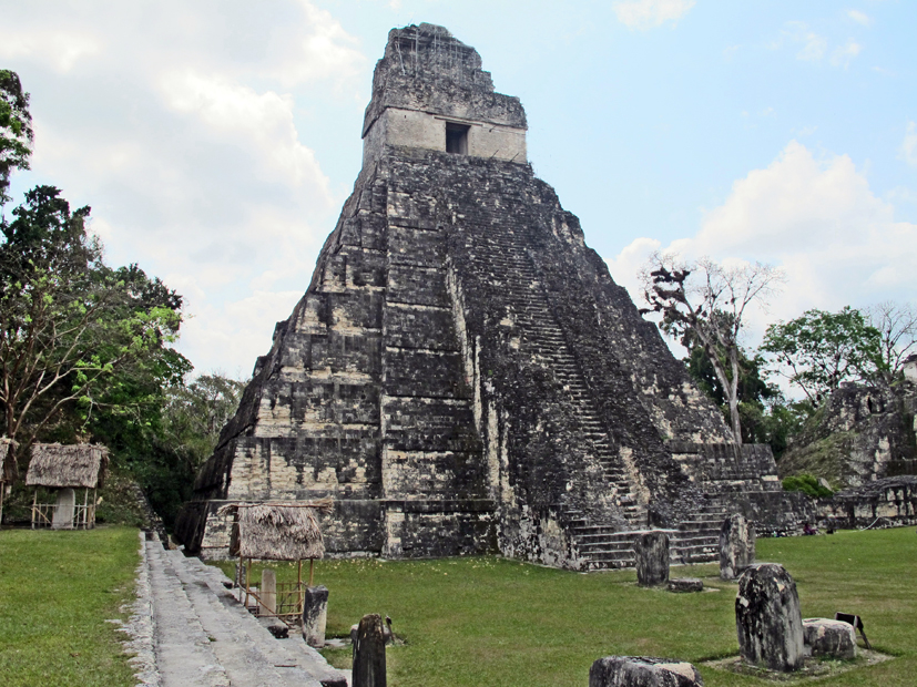 Las abejas Maya.  Guatemala-36-tikal-la-joya-maya-templo-1c2ba-templo-del-gran-jaguar-situado-en-la-plaza-central-esta-ciudad-empezo-a-ser-habitada-900-a-d-c-y-desaparecio-aproximadamente-900-d-d